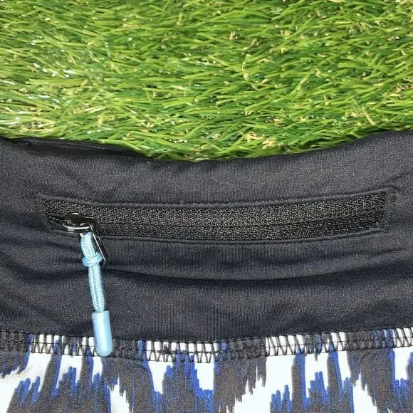 Lululemon Black Blue White Ikat 2.5” Inseam Print Run Speed Shorts Size 4 *Flaws - Picture 5 of 9
